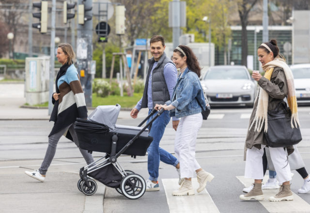 Dymla One baby carry cot